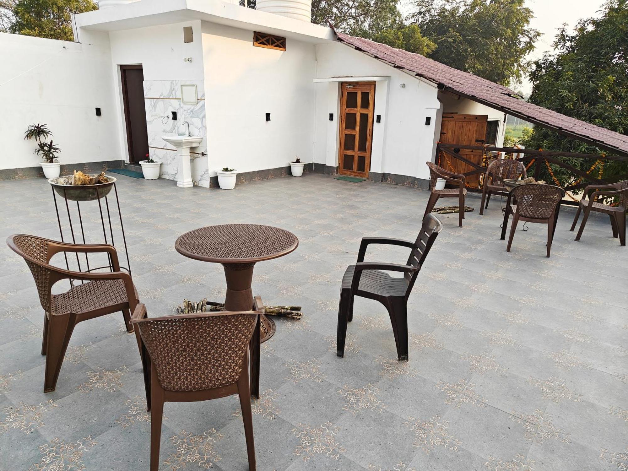 Shobhayan Inn, Airport Railway Station Pickup Free Ayodhya Экстерьер фото